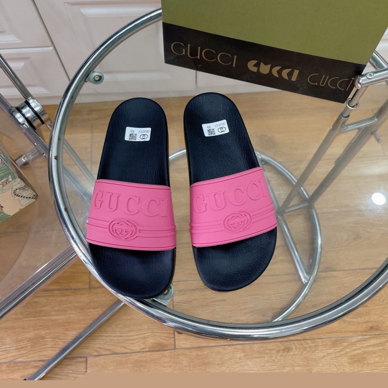 G*u*i slippers